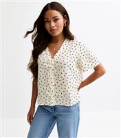 Women's Petite Cream Daisy Print Short Sleeve Blouse New Look