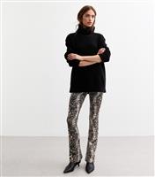 Women's Black Snakeskin Print Kickflare Leggings New Look
