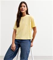 Women's Yellow Daisy Embroidered Relaxed T-Shirt New Look