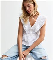 Women's White Frilly Trimmed V-Neck Top New Look