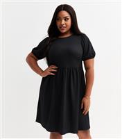 Women's Plus Size Black Crinkled Bow Back Mini Smock Dress Curves New Look