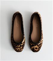 Women's Wide Fit Stone Leopard Print Ballet Flats New Look