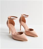 Women's Extra Wide Fit Cream Faux Patent Leather Court Shoes New Look