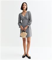 Women's Black Gingham V-Neck Mini Dress New Look