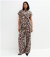 Women's Brown Leopard Print Textured Wide Leg Trousers New Look