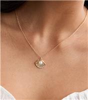 Gold Tone Single Shell Faux Pearl Pendant Necklace New Look
