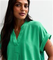 Women's Green Crinkle V-Neck Top New Look