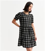 Women's Black Crinkled Checked Mini Smock Dress New Look