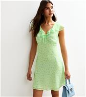 Women's Green Ditsy Print Ruffle Trim Chiffon Mini Dress New Look