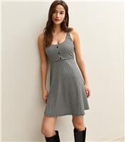 Women's Black Gingham Crinkled Jersey Button Front Mini Dress New Look