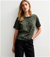 Women's Green Abstract Print Short Sleeve T-Shirt New Look