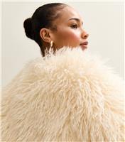 Women's Petite Cream Faux Fur Coat New Look