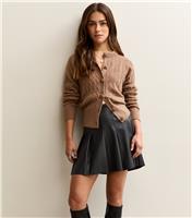 Women's Petite Black Faux Leather Pleated Mini Skirt New Look