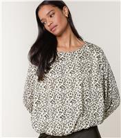 Women's Dark Khaki Leopard Print Crew Neck Top Blue Vanilla New Look