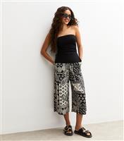 Women's Petite Black Scarf Print Wide Leg Cropped Trousers New Look
