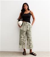 Women's Green Paisley Scarf Print Wide Leg Crop Trousers New Look