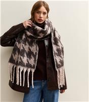 Brown Dogtooth Pattern Knit Scarf New Look