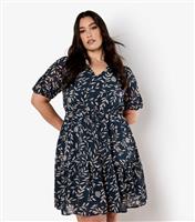 Women's Curve Navy Floral Print Dress Apricot New Look