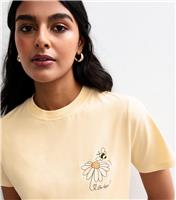 Women's Light Yellow Bee Happy Print Relaxed Fit T-Shirt New Look