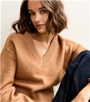 Women's Camel Cropped V-Neck Knitted Jumper New Look