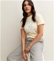 Women's Yellow Daisy Print T-Shirt New Look