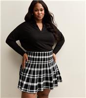 Women's Plus Size Black Checked Flippy Mini Skirt Curves New Look