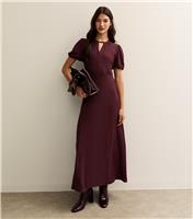 Women's Burgundy Crinkle Keyhole Short Sleeve Midi Dress New Look