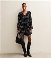 Women's Black Polka Dot Crinkle Mini Dress New Look