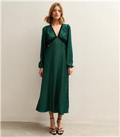 Women's Dark Green Plisse V-Neck Midi Dress New Look