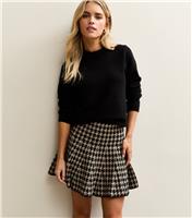 Women's Petite Brown Dogtooth Flippy Mini Skirt New Look