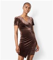 Women's Velvet Side Ruched Dress Apricot New Look