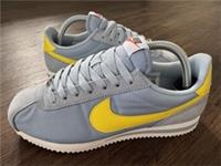 Nike Cortez Nylon Womens Gym Running Trainers, Blue/Yellow - Size 6