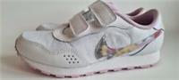Nike Md Valiant Flrl PSV Kids Trainers Unisex Boys Girls UK Size 2.5 CN8556 100