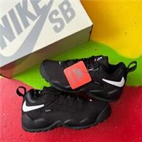 NIKE SB DARWIN LOW SUPREME BLACK UK7.5 🖤 TRUSTED SELLER 🖤 FAST SHIP 🚚