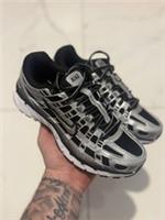 Nike P6000 Metallic silver & Black