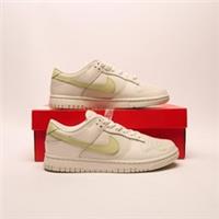 NIKE Dunk Low Women's Grey SIZE 6 Trainers