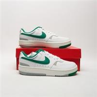 NIKE Gamma Force Women's White SIZE 4 Trainers