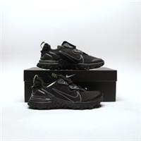 NIKE React Vision Junior Black SIZE 5 Trainers