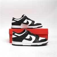NIKE Dunk Low Junior White SIZE 5 Trainers