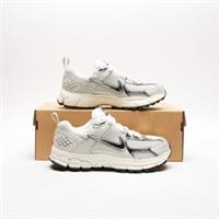 NIKE Zoom Vomero 5 Junior Grey SIZE 3.5 Trainers