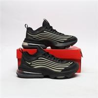 NIKE MAX ZM950 Junior Black/Metallic Gold SIZE 5 Trainers