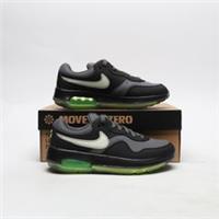 NIKE Air Max Motif Junior Black/Grey/Green SIZE 4.5 Trainers