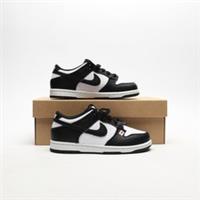 NIKE Dunk Low Children White/Black SIZE 2 Trainers