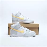 NIKE Dunk High Women's White SIZE 7 Trainers