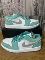Nike Air Jordan 1 Low Se New Emerland Size Uk 8 EU 42.5 US 9 DN 3705-301