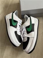 Size UK 5 Nike Air Force 1 LV 8 2 White Black Malachite Green GS - Brand New ?