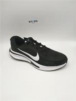 Nike Journey Run Size 10.5 UK Brand New