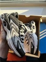 Size UK 5 Nike Air Max TW GS Black White Grey - Brand New ?