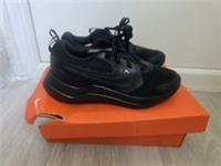 NikeCosmic Runners Juniors,UK Size (5)