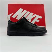 Nike dunk low triple black GS Size UK4